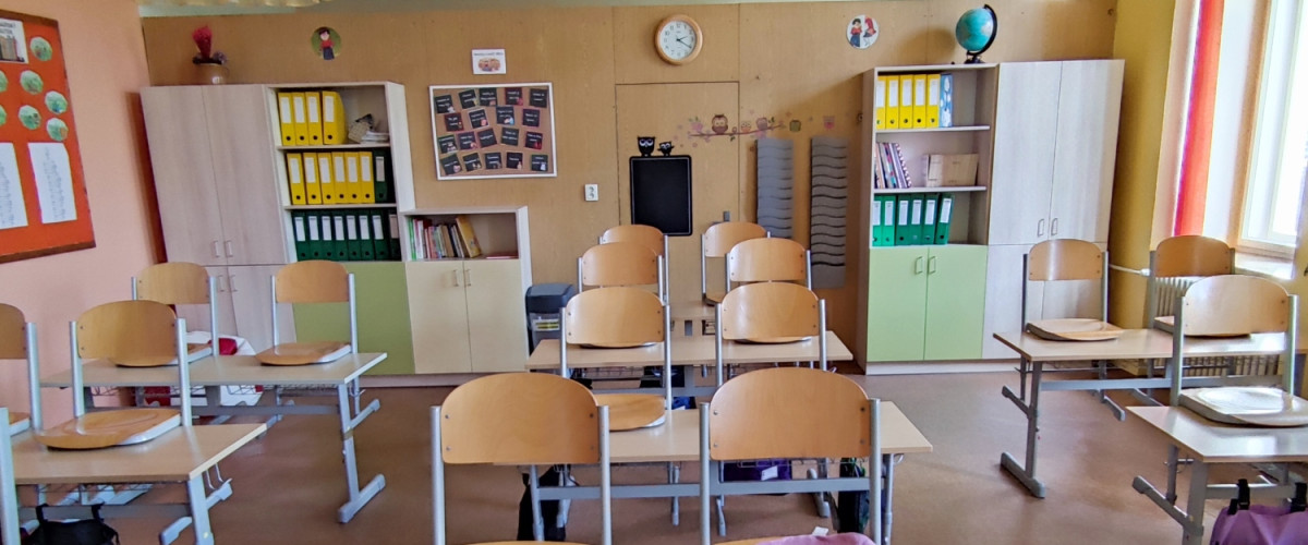 Nová nábytek ve třídě